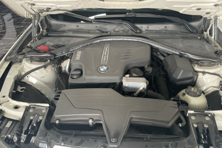 BMW 3 Series 2015 car image #19