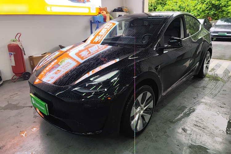Tesla Model Y 2023 #2 Tesla Model Y 2023 car image #2