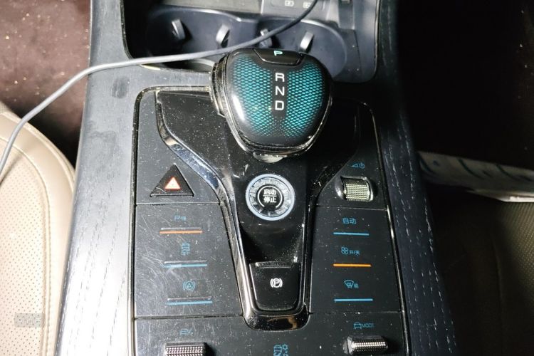 BYD Han 2022 car image #16