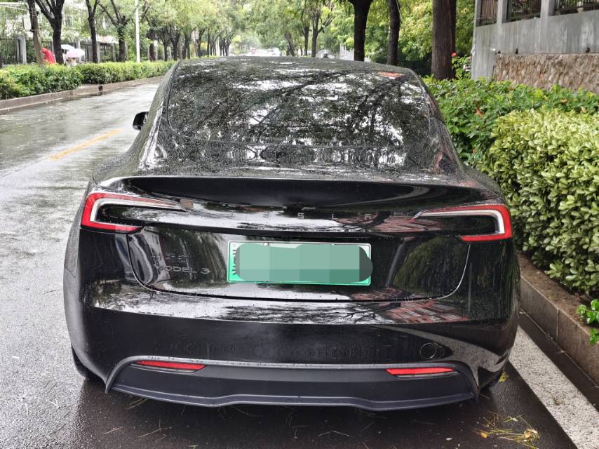 Tesla Model 3 2026 immagine di auto #5