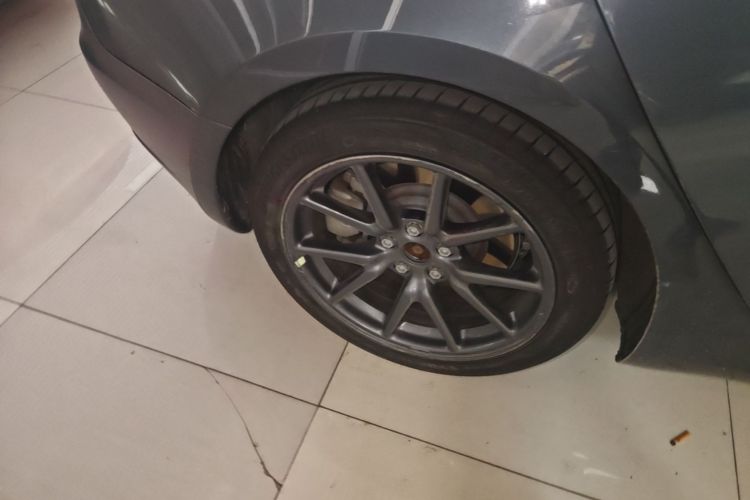 Tesla Model 3 2020 car image #10