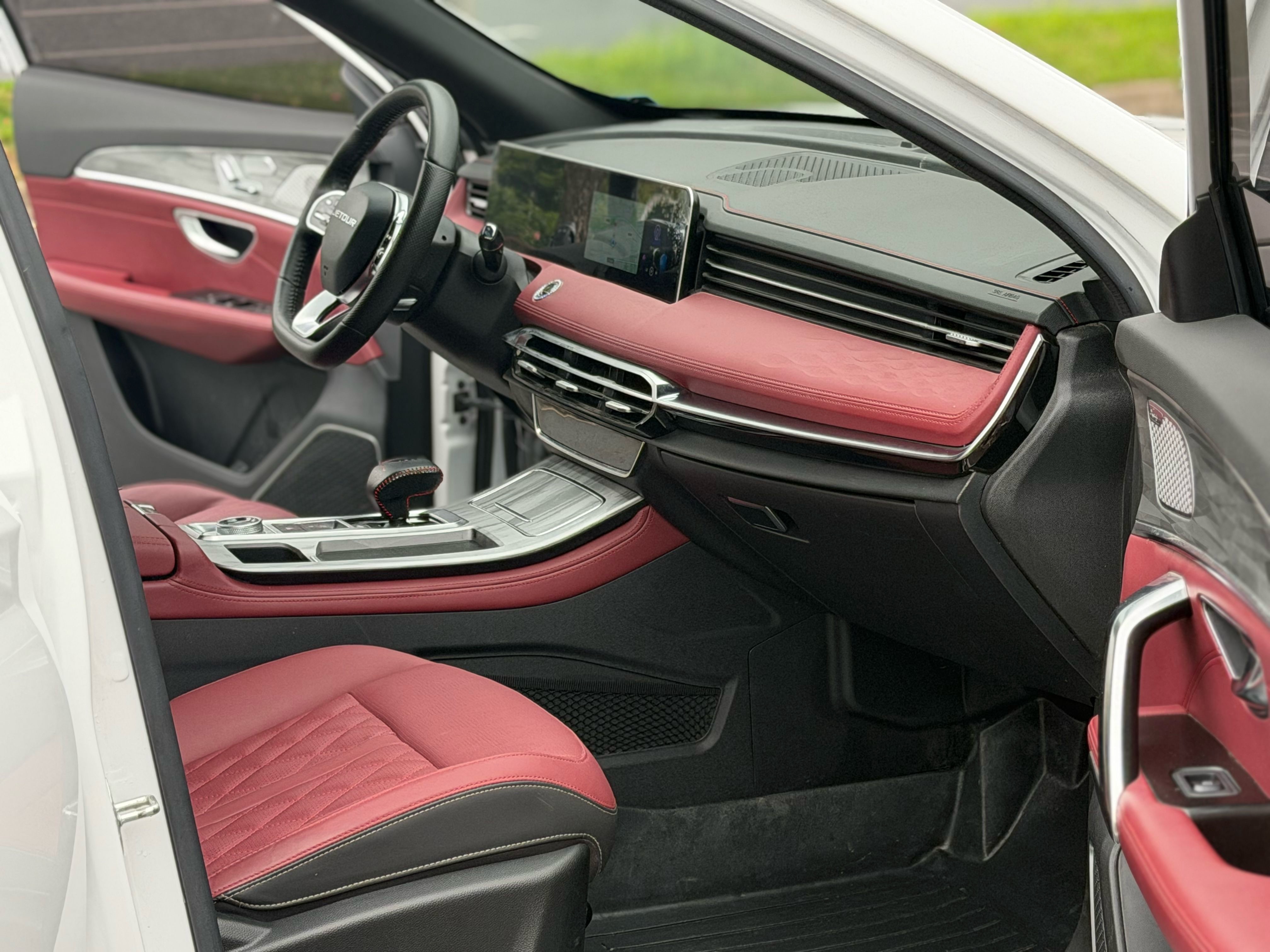 Jetour X70 PLUS 2024 #8 Jetour X70 PLUS 2024 car image #8