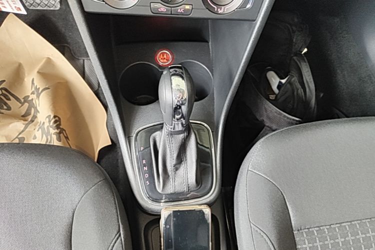 Volkswagen Polo 2016 #14 Volkswagen Polo 2016 car image #14