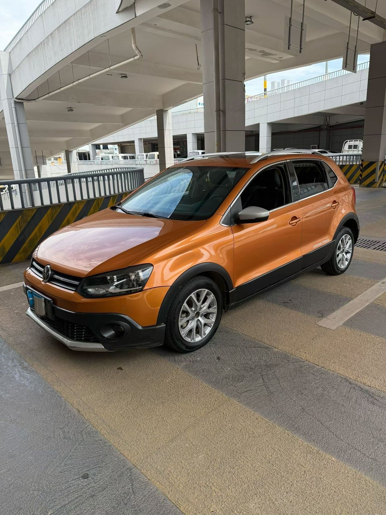 Volkswagen Polo 2015 Volkswagen Polo 2015 car image