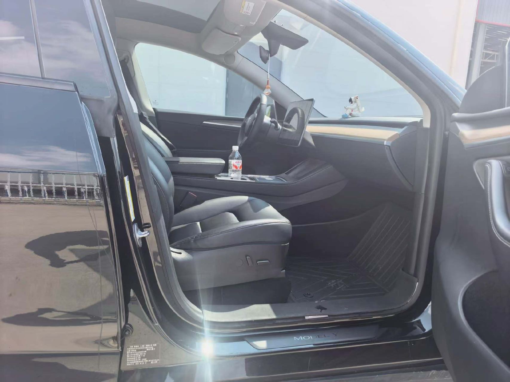 Tesla Model Y 2021 #8 Tesla Model Y 2021 car image #8