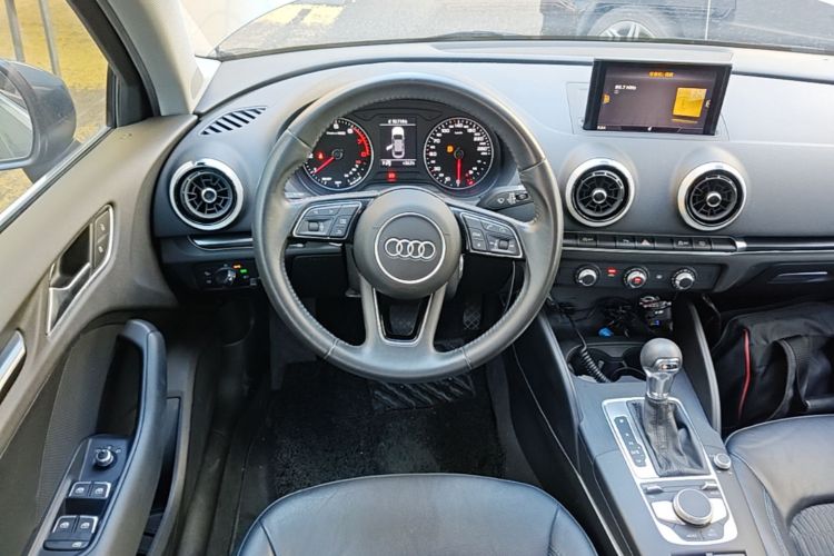 Audi A3 2019 immagine di auto #11