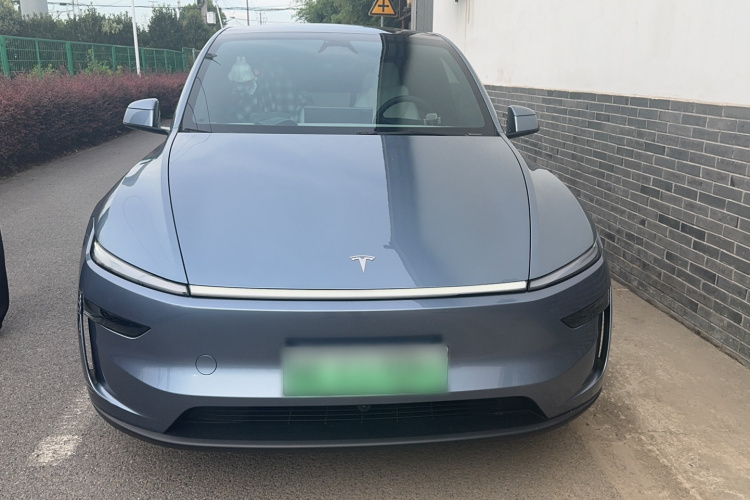 Tesla Model Y 2026 #3 Tesla Model Y 2026 car image #3