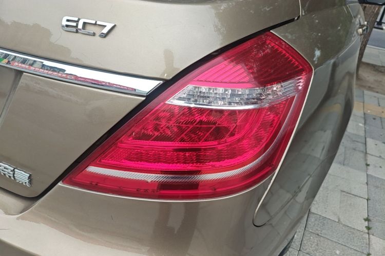 GEELY Emgrand 2015 car image #8