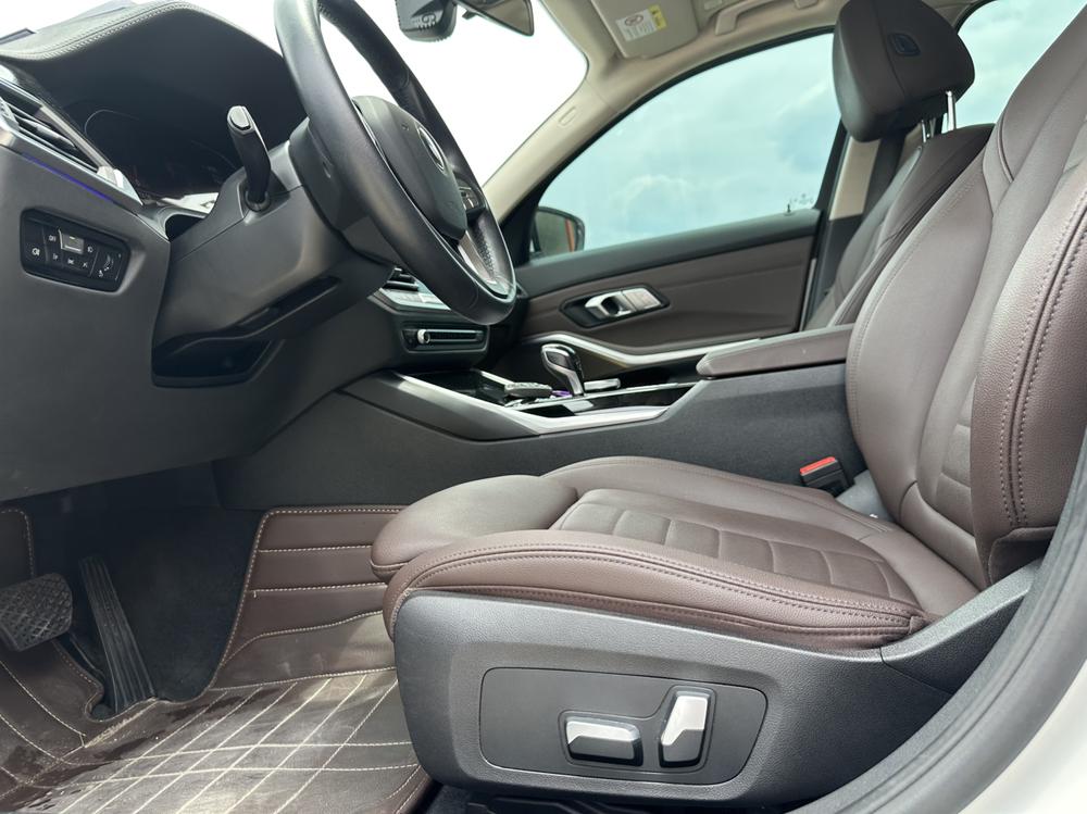 BMW 3 Series 2019 image de voiture #21