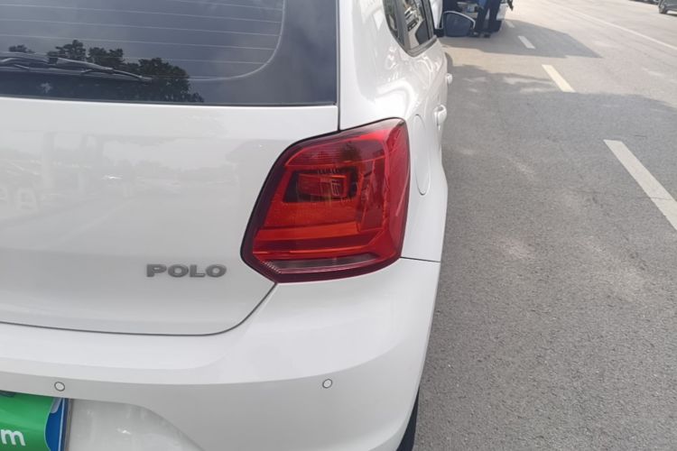 Volkswagen Polo 2016 car image #8