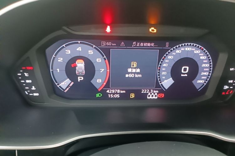 Audi Q3 2019 car image #12