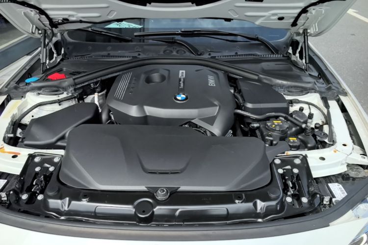 BMW 3 Series 2017 car image #22