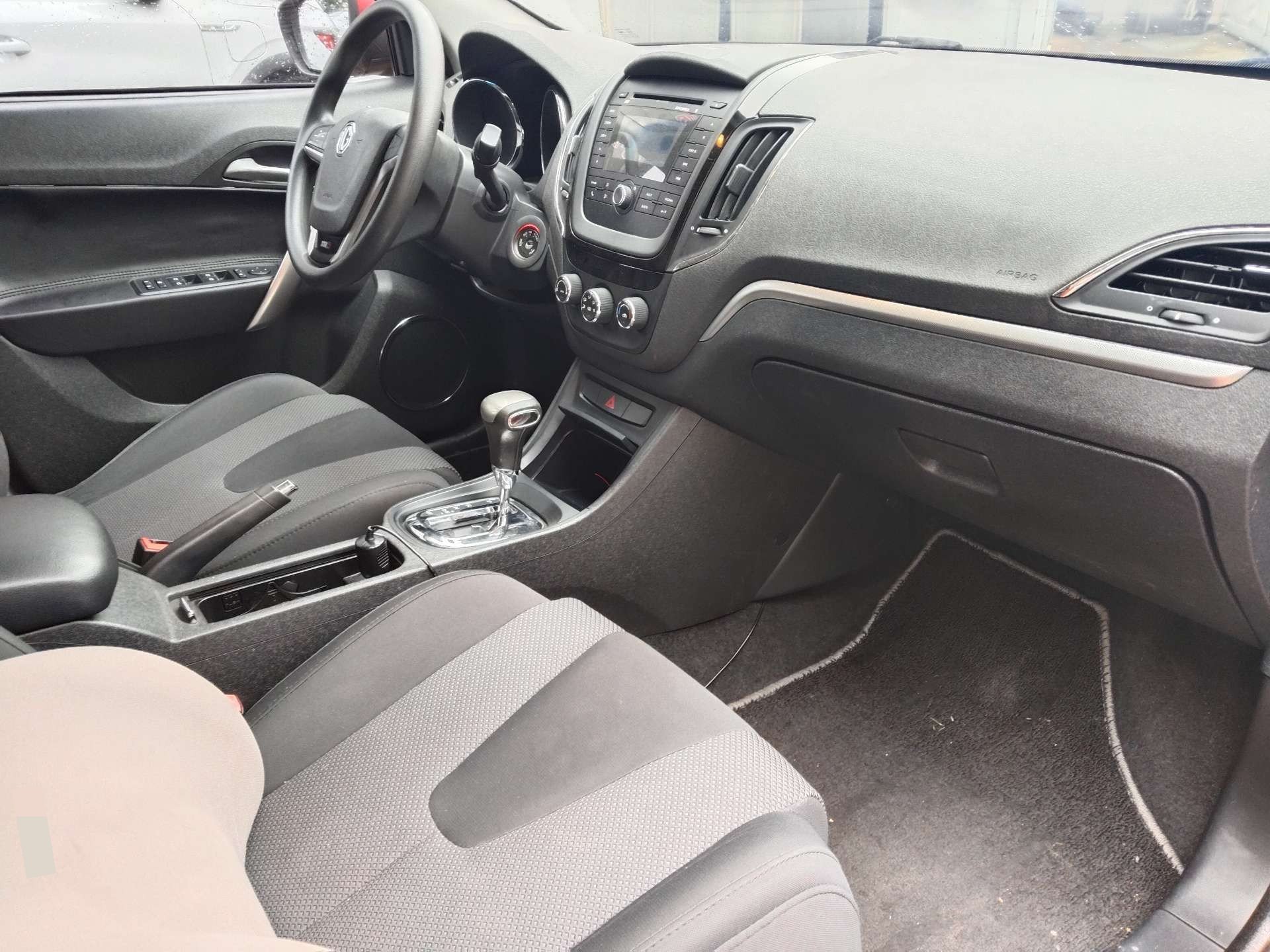 MG 5 2015 car image #3