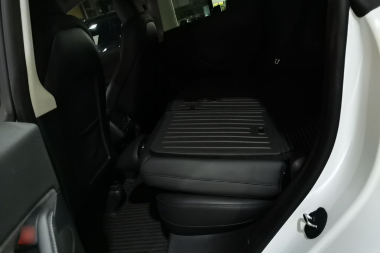 Tesla Model Y 2024 #17 Tesla Model Y 2024 immagine di auto #17