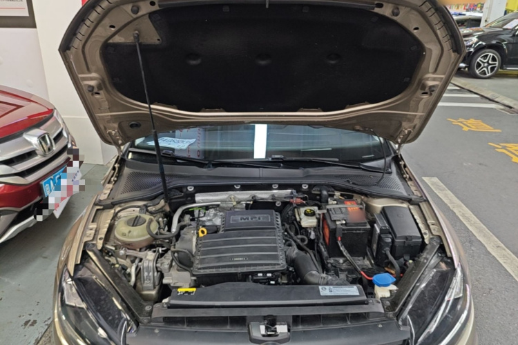 Volkswagen Golf 2018 car image #20