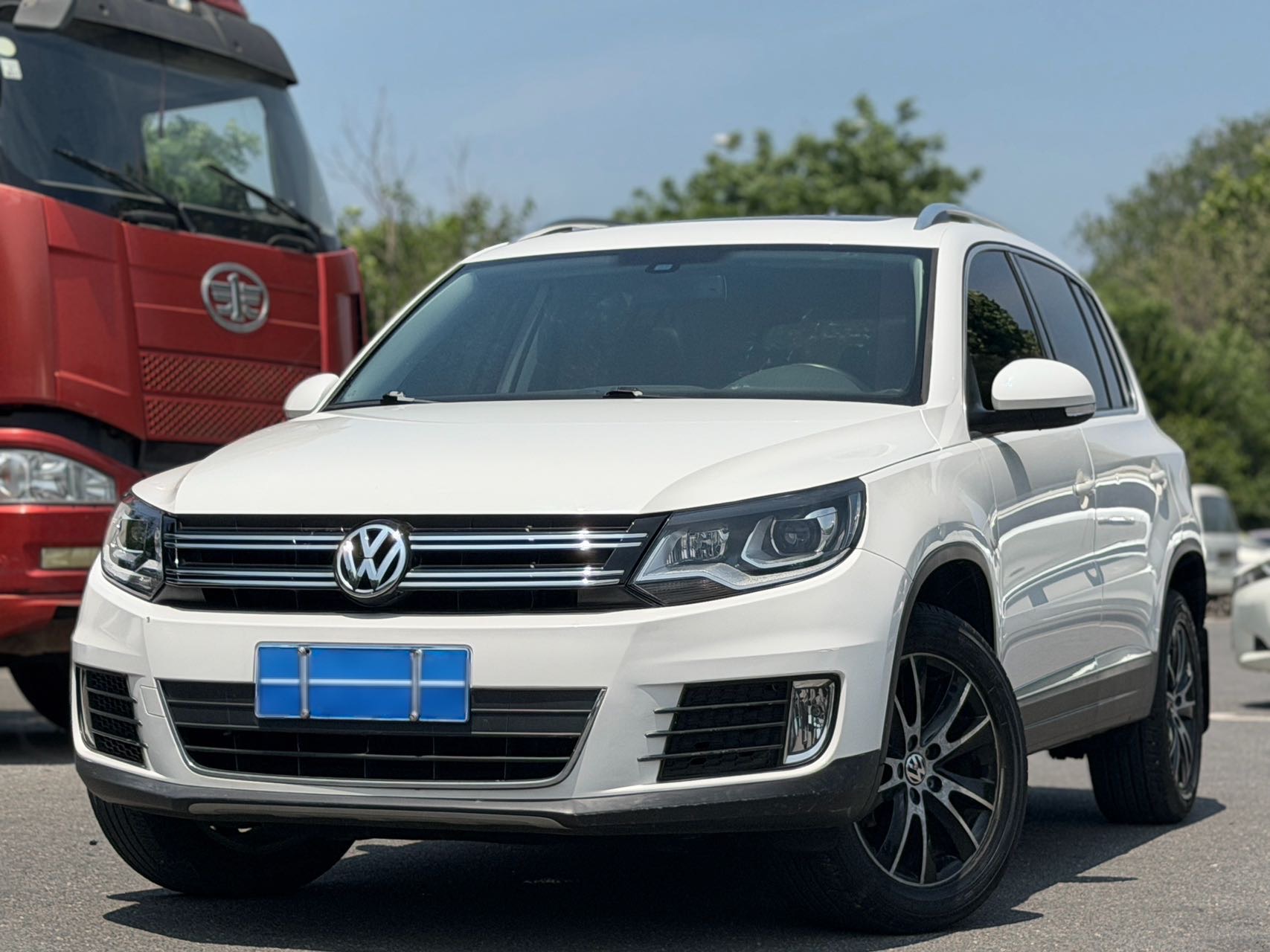 Volkswagen Tiguan 2015 Volkswagen Tiguan 2015 car image