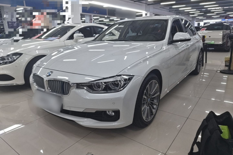 BMW 3 Series 2019 car image #2