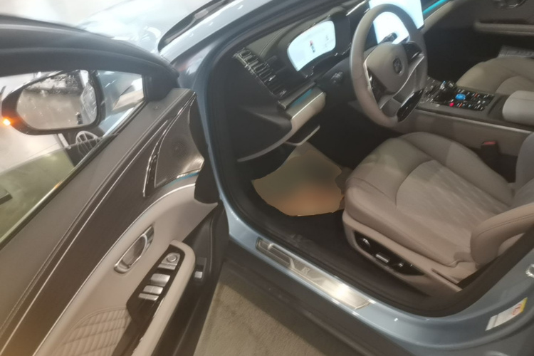 BYD Han 2024 car image #16