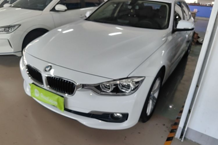 BMW 3 Series 2018 #2 BMW 3 Series 2018 صورة سيارة #2