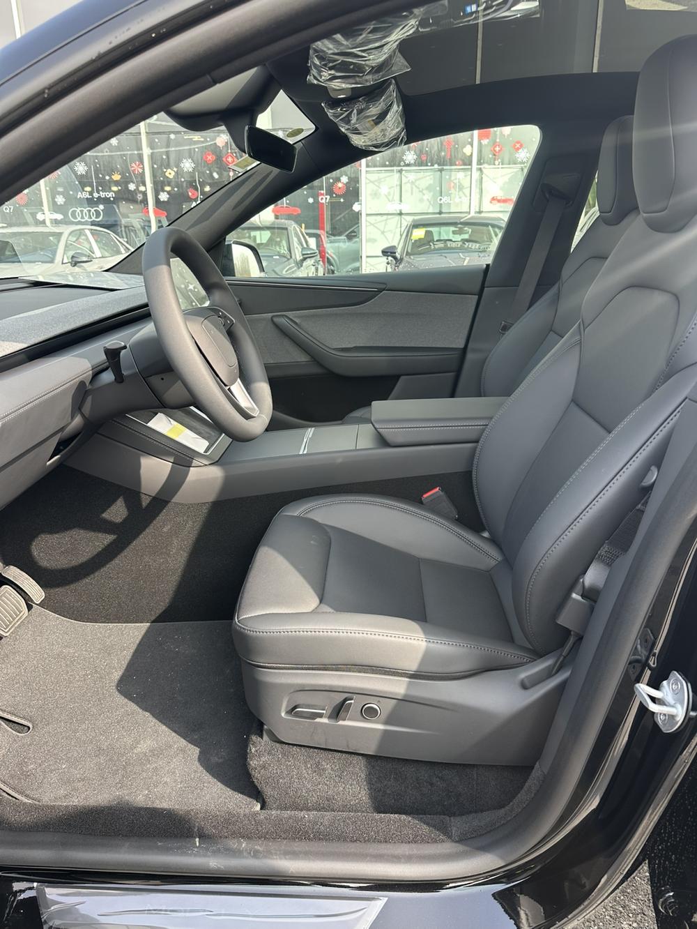 Tesla Model Y 2026 #8 Tesla Model Y 2026 car image #8