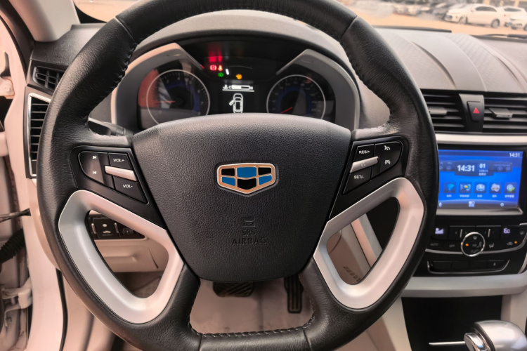 GEELY Emgrand 2015 car image #17