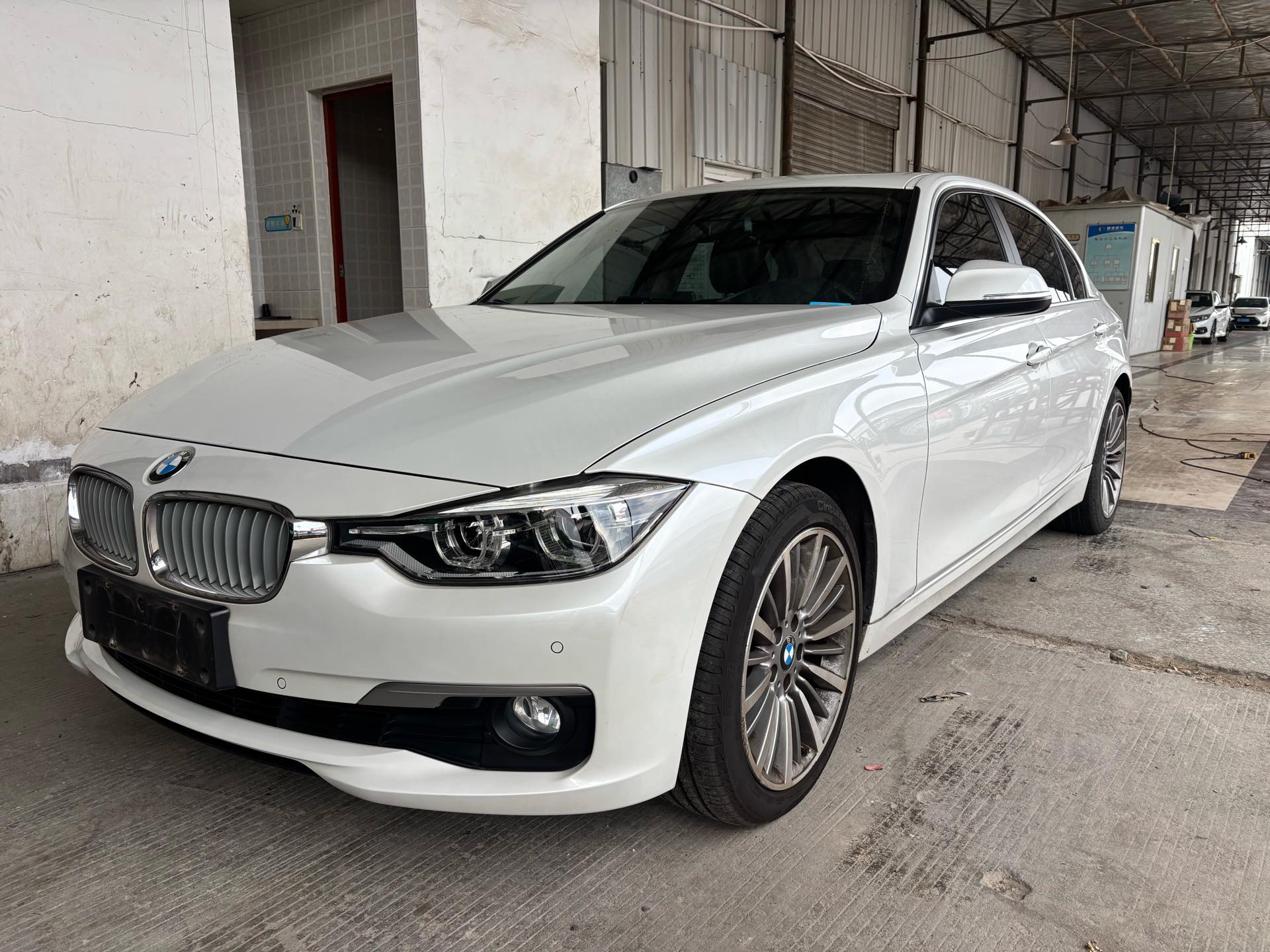 BMW 3 Series 2019 car image 