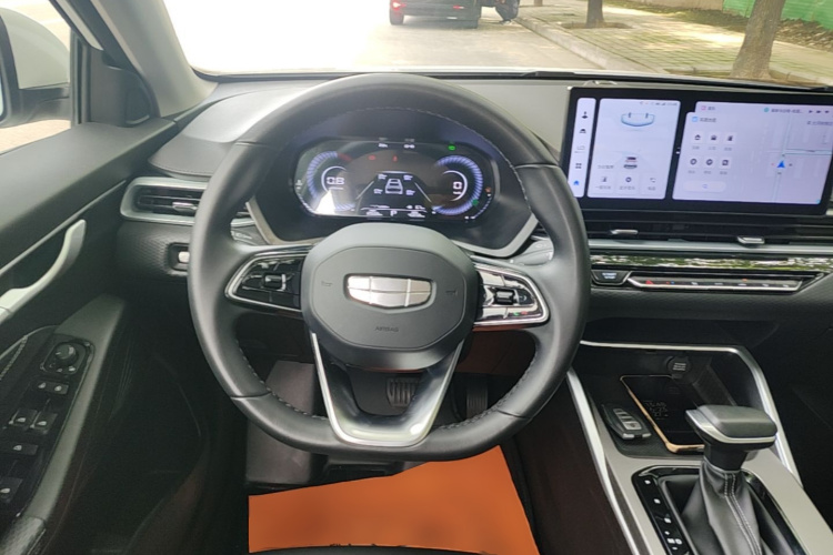 GEELY Emgrand 2025 car image #15
