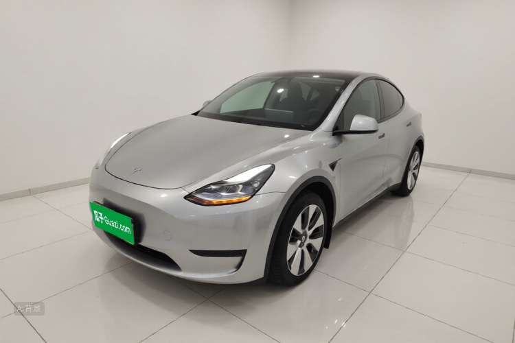 Tesla Model Y 2023 car image #2
