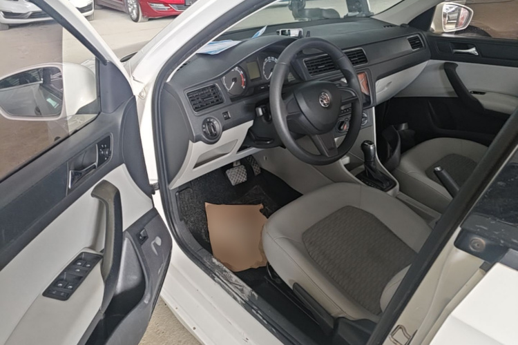 Skoda Rapid 2016 #16 Skoda Rapid 2016 image de voiture #16