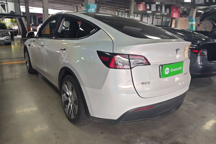 Tesla Model Y 2022 immagine di auto #5