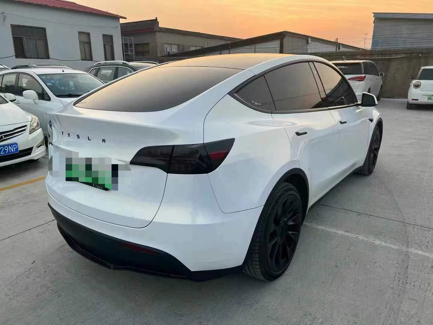 Tesla Model Y 2021 car image #5