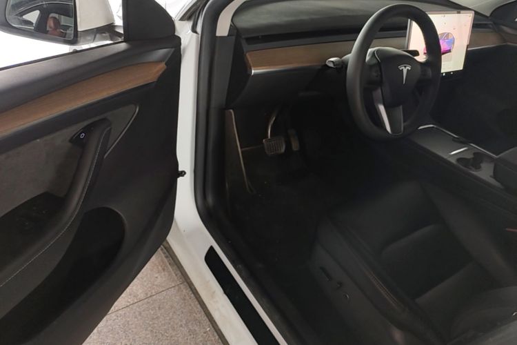 Tesla Model Y 2022 #16 Tesla Model Y 2022 car image #16