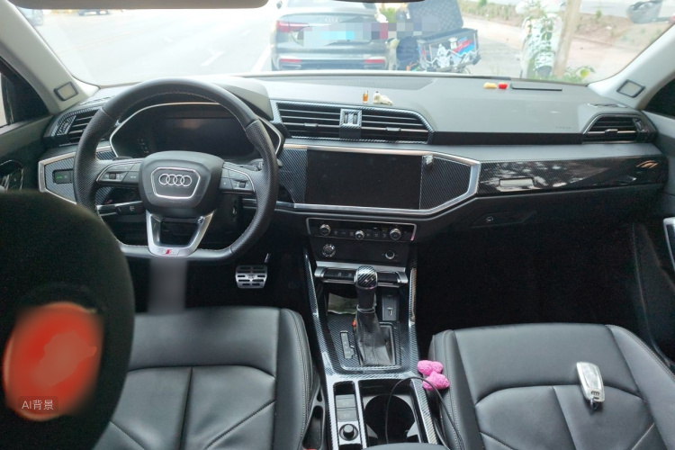 Audi Q3 2020 immagine di auto #11