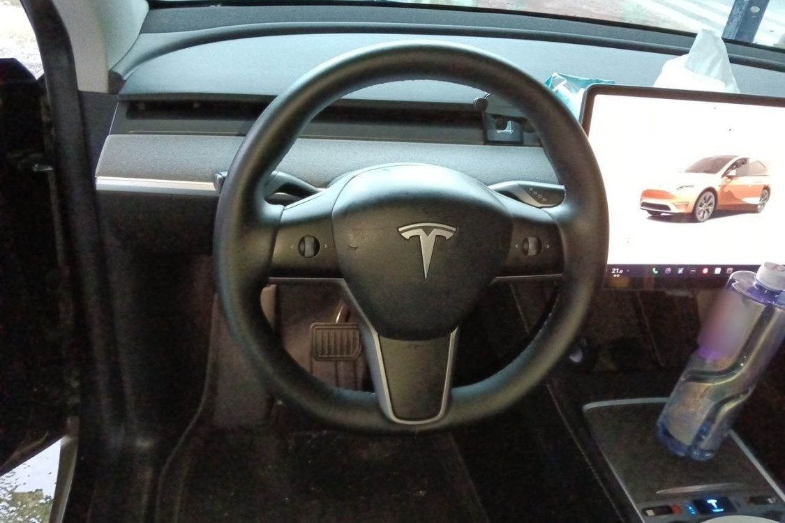 Tesla Model Y 2024 #22 Tesla Model Y 2024 car image #22