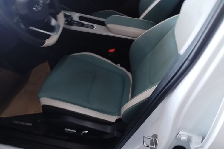 GEELY Emgrand L HiP 2022 car image #15