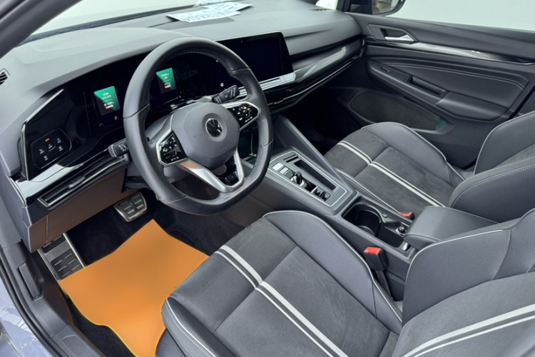 Volkswagen Golf 2021 car image #10