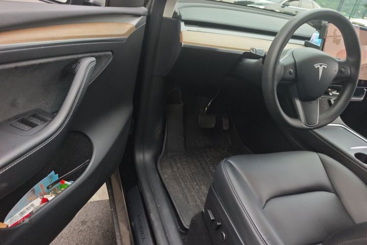 Tesla Model Y 2023 #18 Tesla Model Y 2023 car image #18