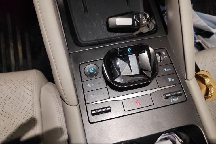 BYD YuanUP 2024 #14 BYD YuanUP 2024 immagine di auto #14