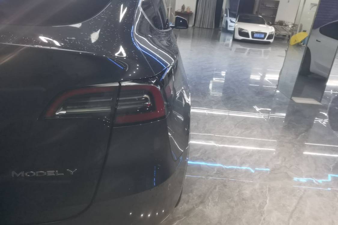 Tesla Model Y 2024 car image #7