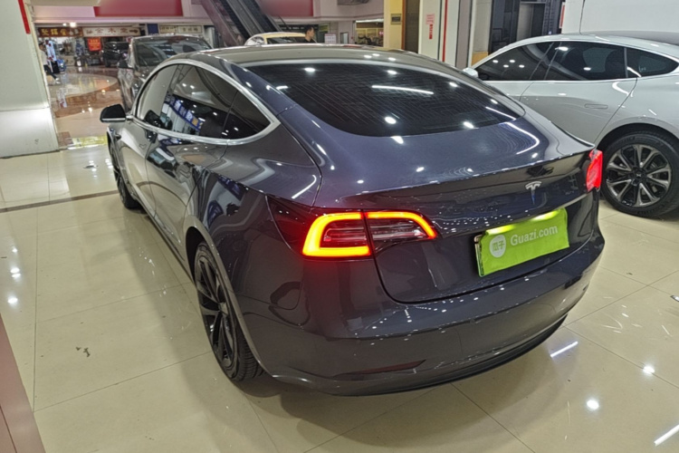 Tesla Model 3 2020 car image #5