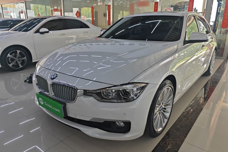 BMW 3 Series 2018 car image #2