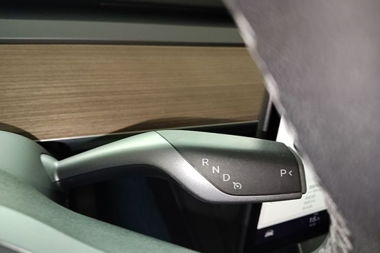 Tesla Model Y 2021 #14 Tesla Model Y 2021 car image #14