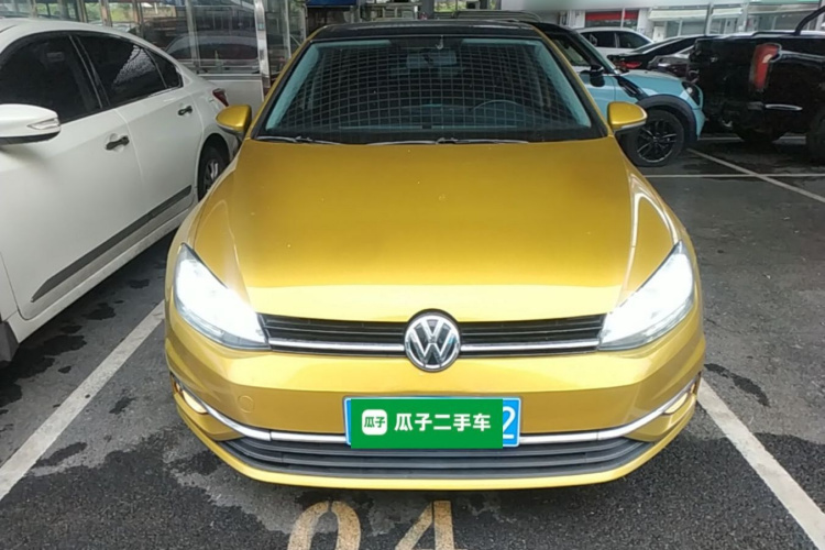Volkswagen Golf 2018 immagine di auto #3