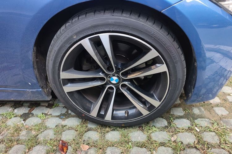 BMW 3 Series 2019 #9 BMW 3 Series 2019 car image #9