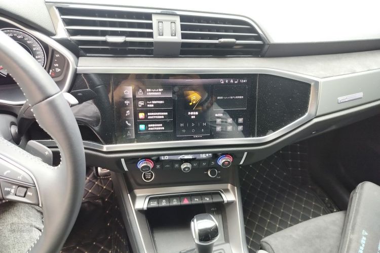 Audi Q3 2022 immagine di auto #15