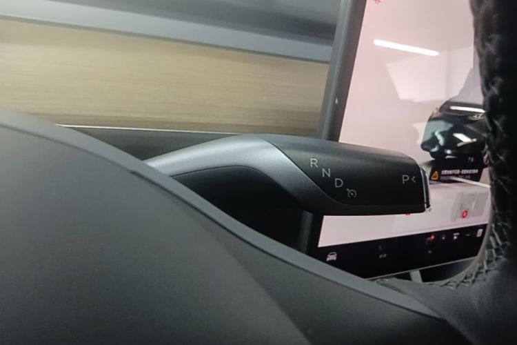Tesla Model Y 2023 #14 Tesla Model Y 2023 car image #14