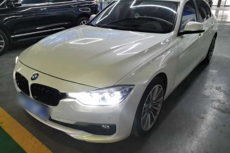 BMW 3 Series 2019 car image #2