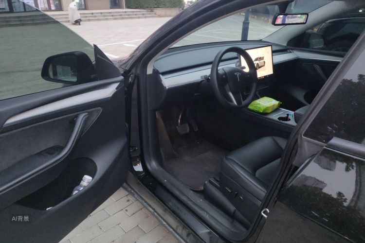 Tesla Model Y 2023 #18 Tesla Model Y 2023 car image #18