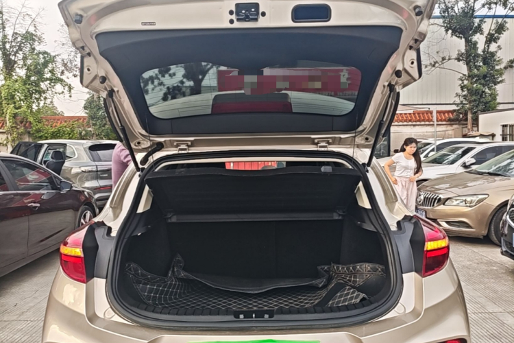 GEELY Emgrand GS 2021 car image #19