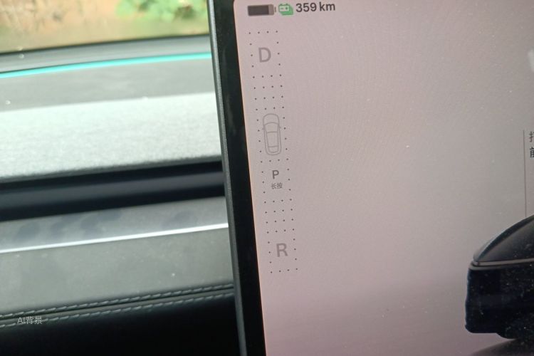 Tesla Model Y 2025 car image #16